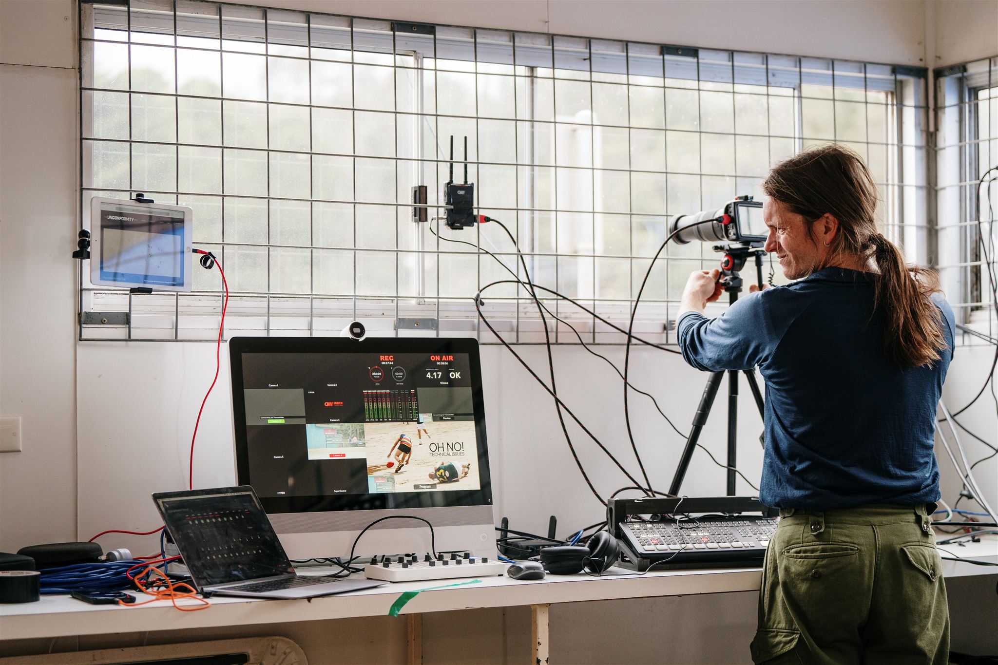 Live streaming crew connecting using PopUp WiFi bonded cellular internet for rent.